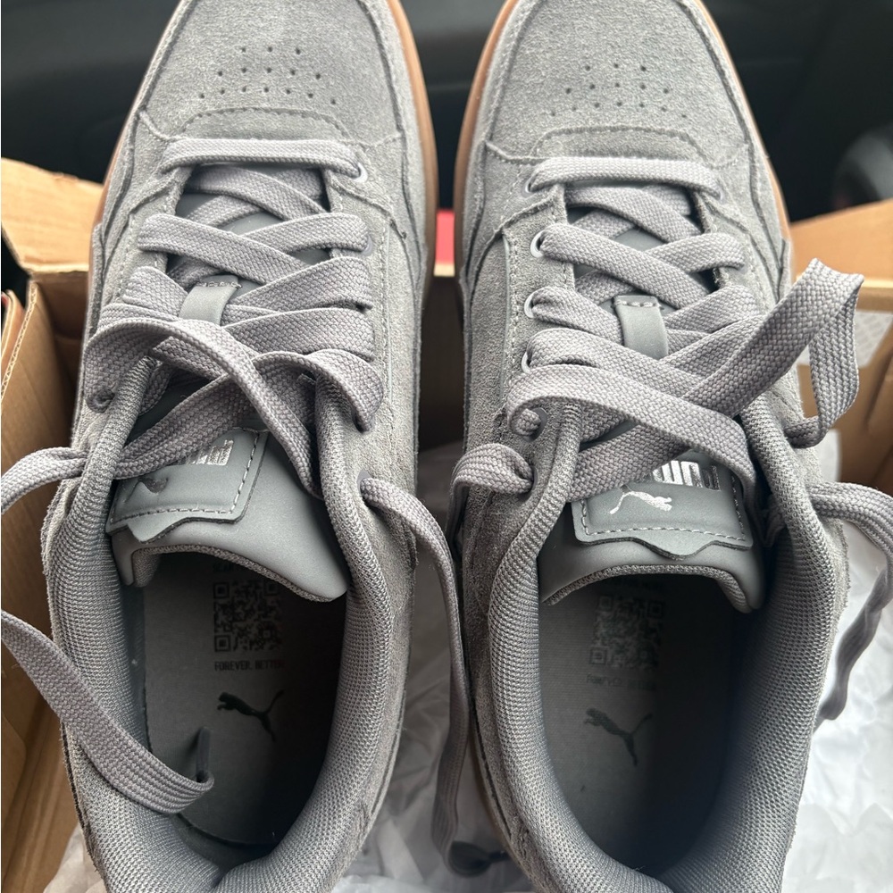 Puma sneakers size 8.5 gray with a tan gummy platform - Picture 2 of 6
